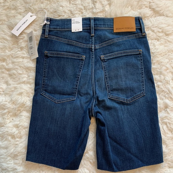 BNWT Denim Forum high-rise bike shorts. Size 27 - Picture 3 of 6